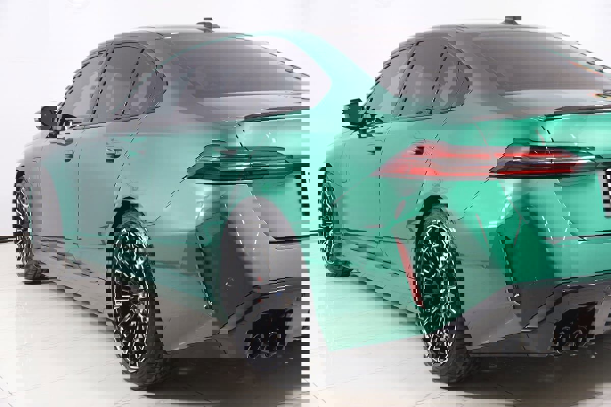 Used 2025 BMW M5 w/ Carbon Package image 33