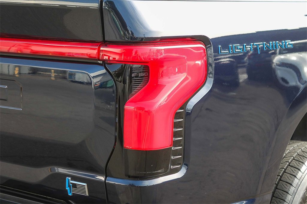 Used 2022 Ford F150 Lightning Lariat w/ Equipment Group 511A High image 11