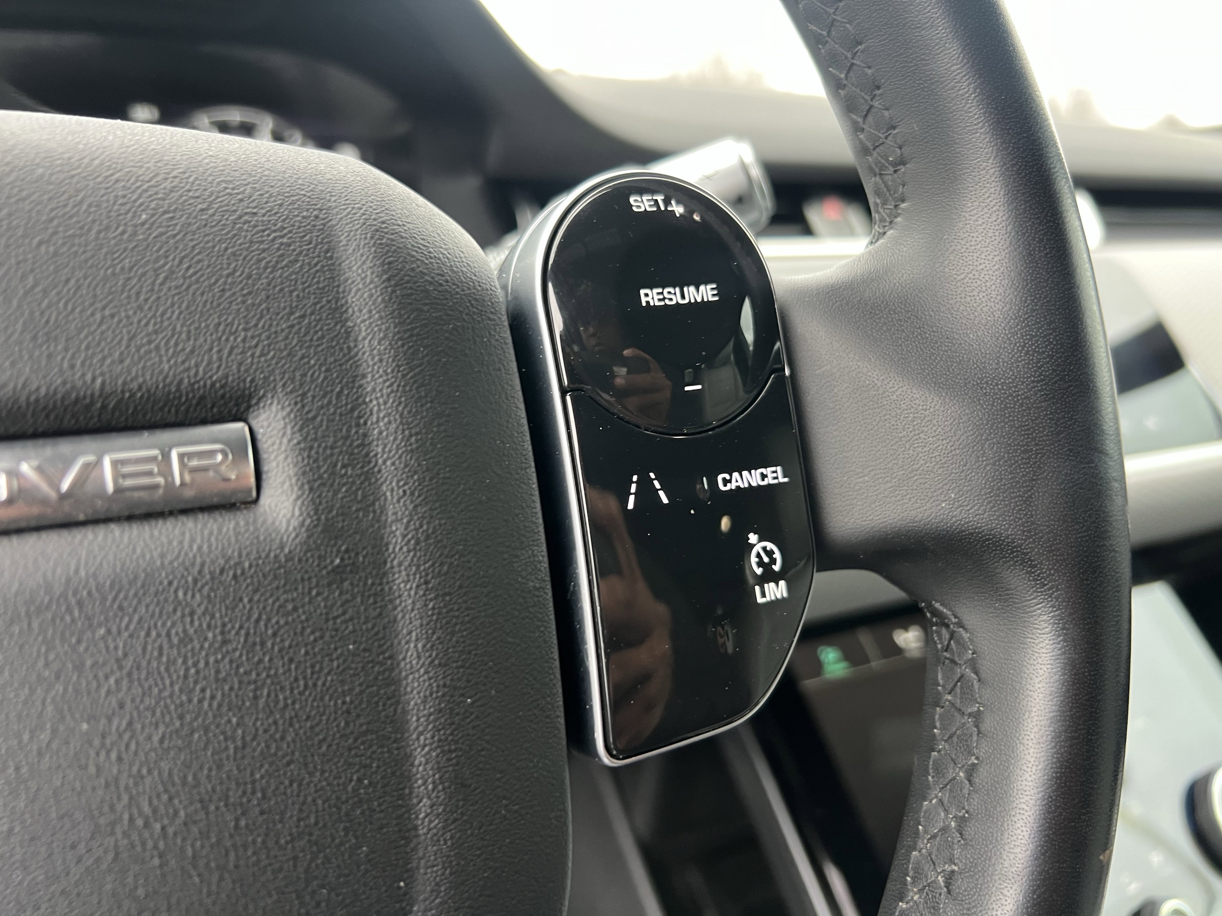 Used 2020 Land Rover Range Rover Evoque S image 21