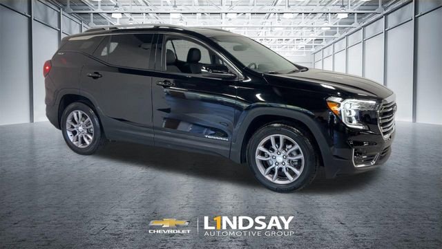 Used 2023 GMC Terrain SLT FWD image 3
