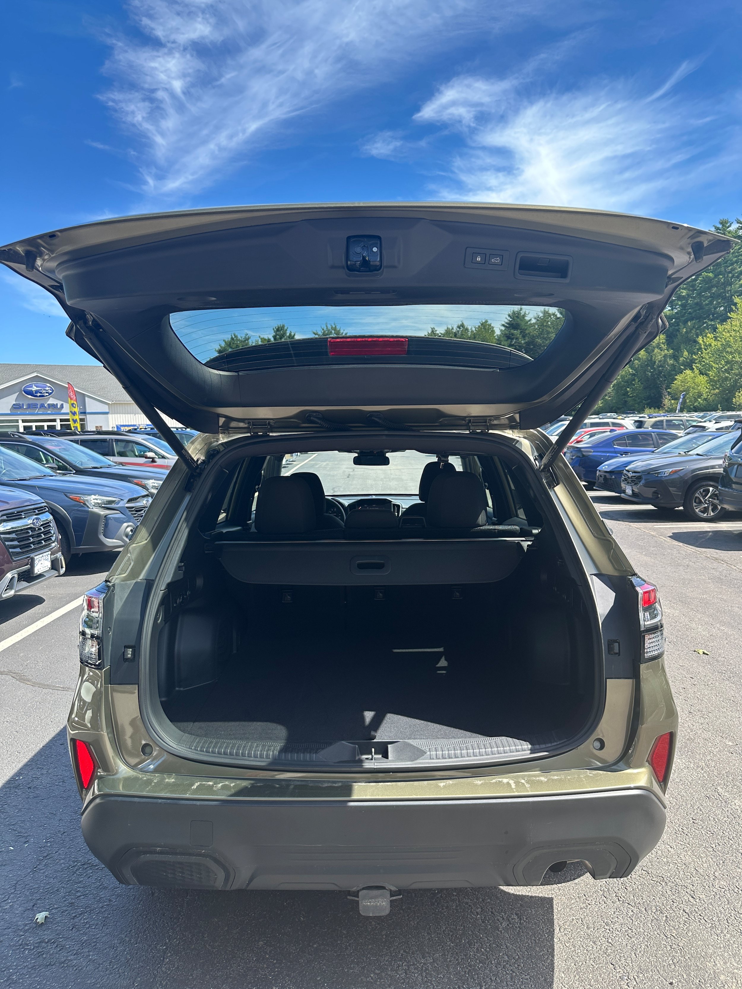 Used 2025 Subaru Forester Premium AWD/4WD image 8