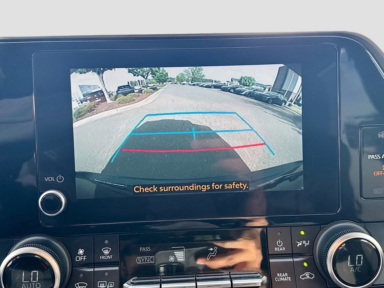 Used 2023 Toyota Highlander LE FWD image 14
