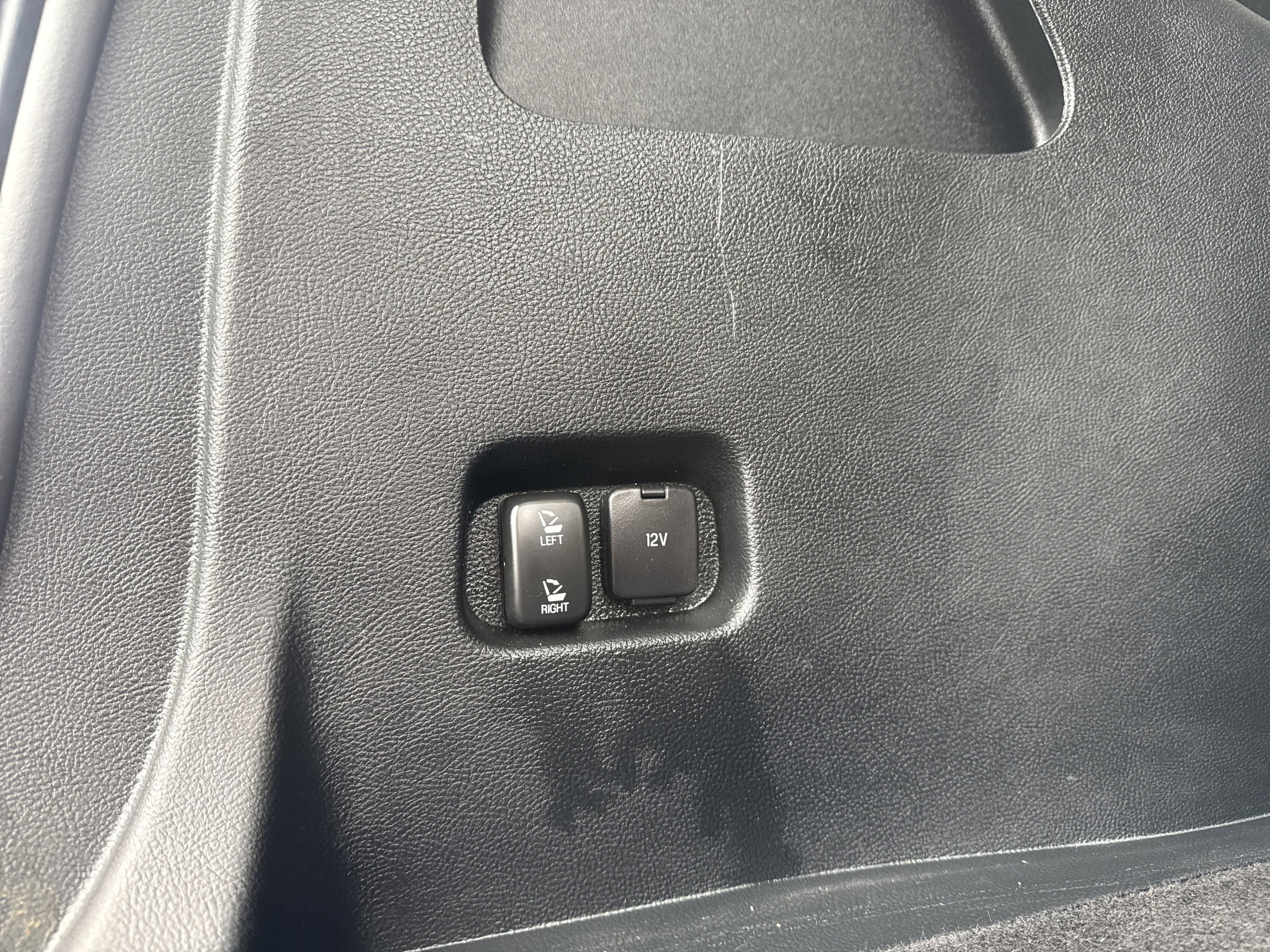 Used 2020 Ford Edge Titanium image 11