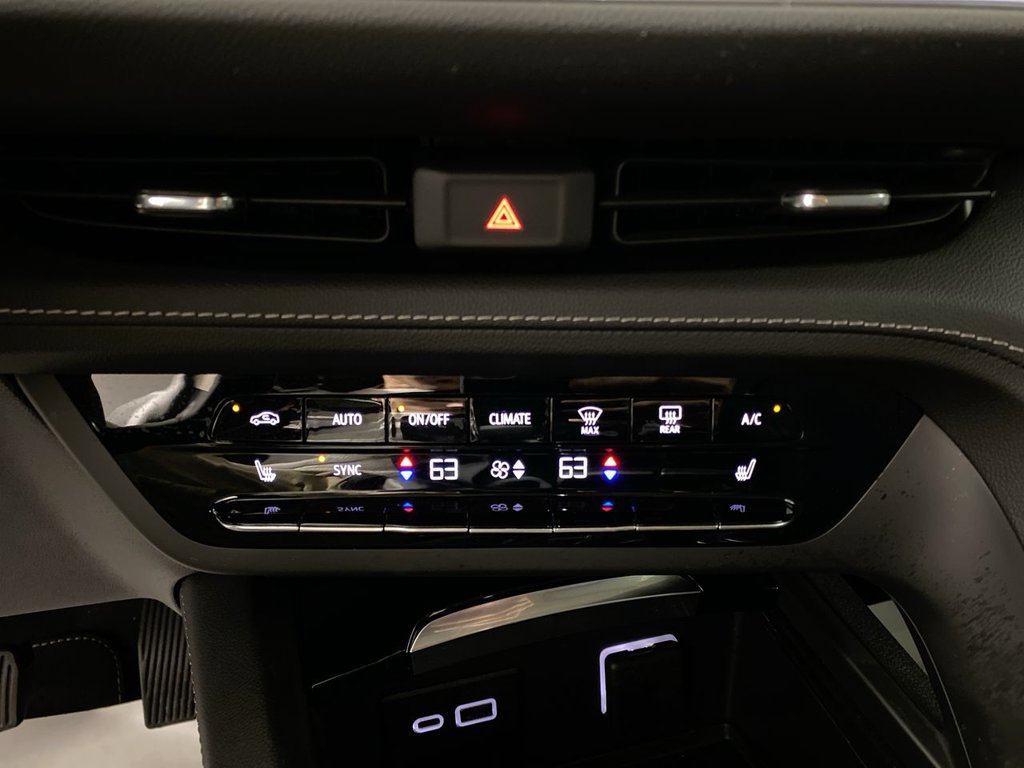Certified 2023 Buick Envision Preferred AWD/4WD image 18