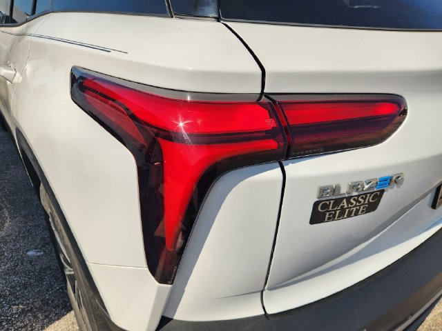 Used 2024 Chevrolet Blazer EV LT AWD/4WD image 6
