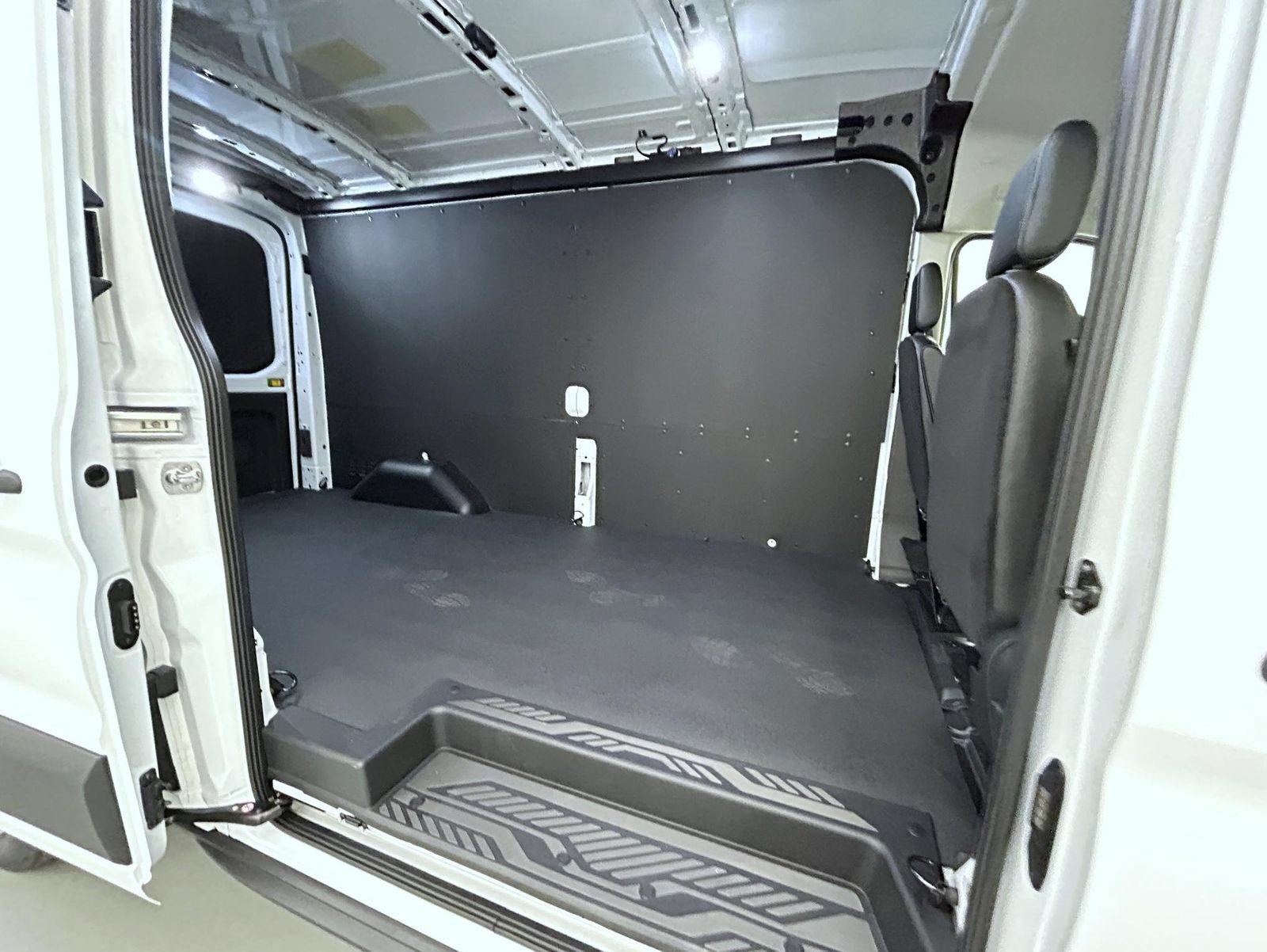 New 2027 Ford Transit 250 148 Medium Roof w/ Load Area Protection Package RWD image 17