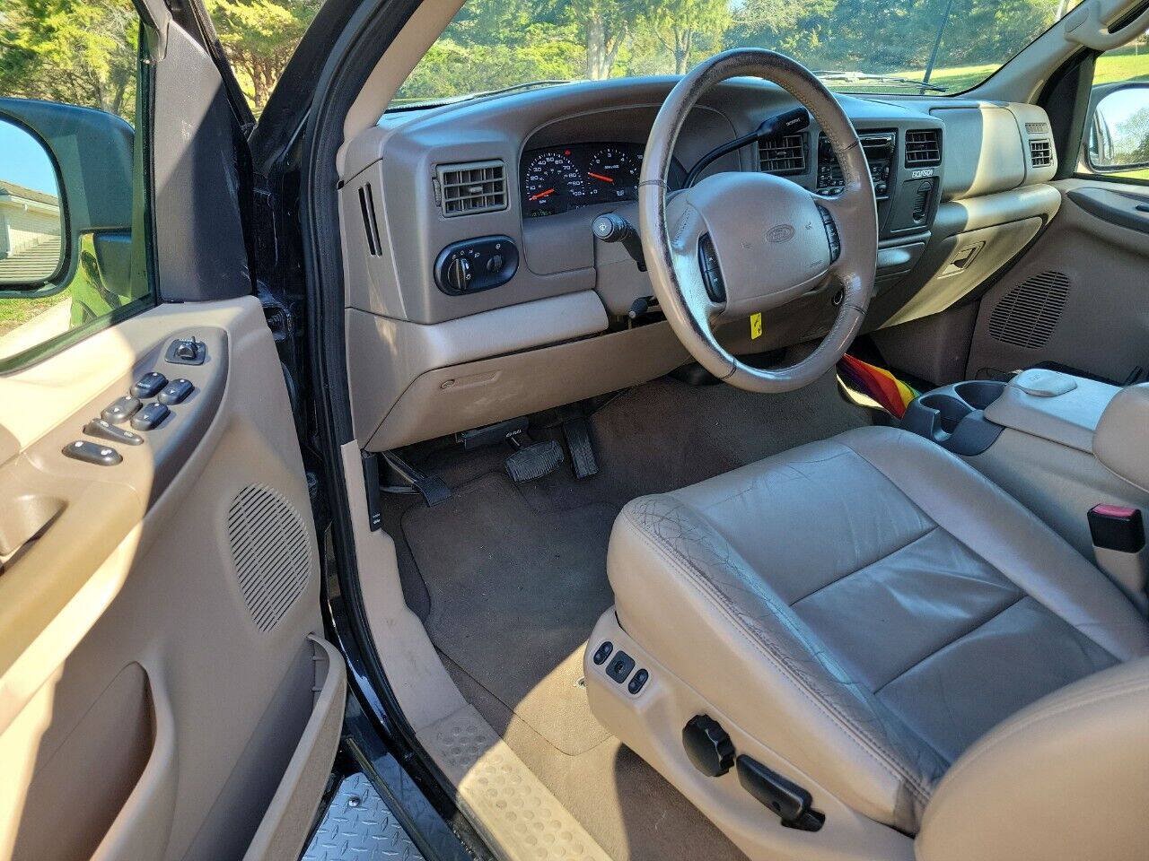 Used 2002 Ford Excursion XLT RWD image 9