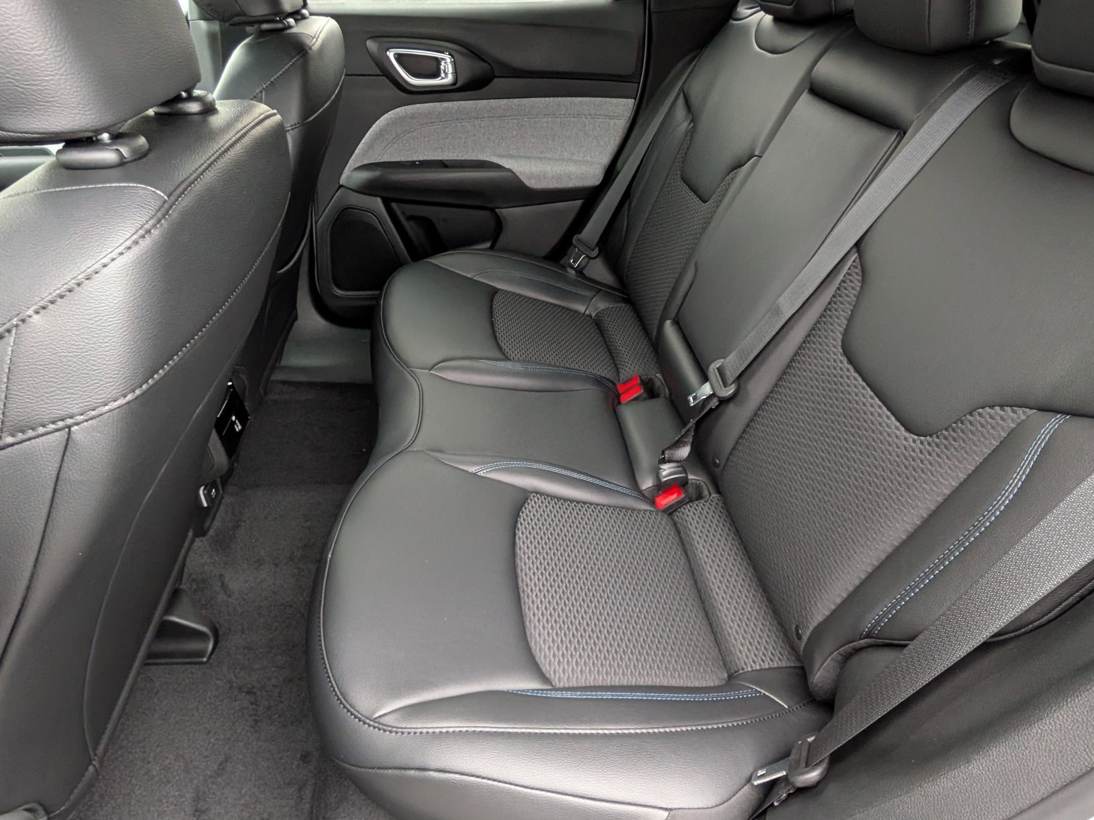 New 2026 Jeep Compass Latitude image 28
