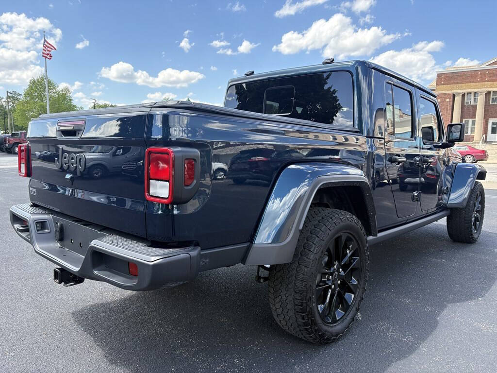 Used 2025 Jeep Gladiator Sport AWD/4WD image 4