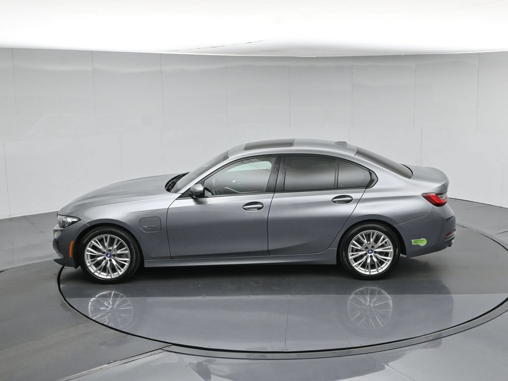 Used 2023 BMW 330e w/ Convenience Package RWD image 42