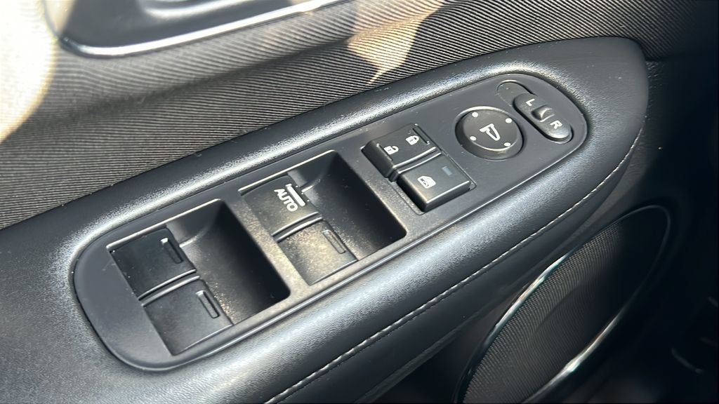 Used 2018 Honda HR-V EX image 18