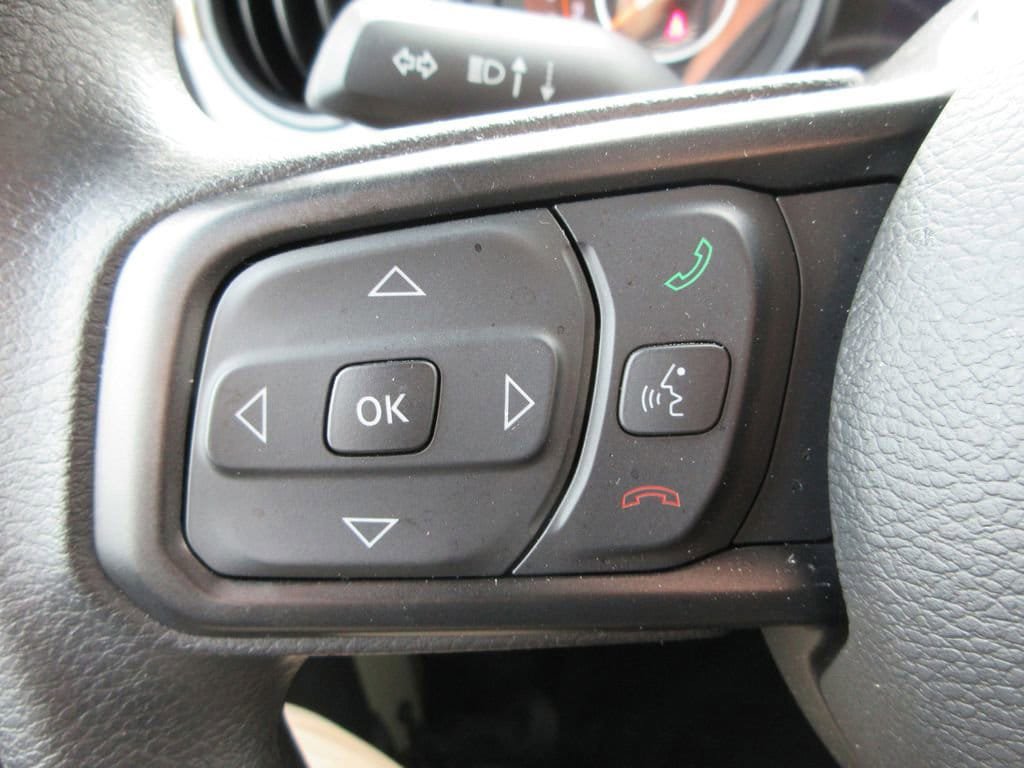 Used 2025 Jeep Wrangler Sport AWD/4WD image 16