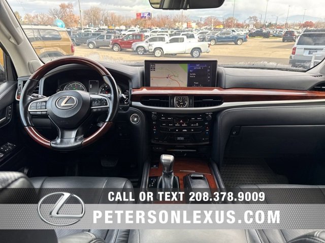 Used 2021 Lexus LX 570 4WD w/ 3rd Row & Luxury Pkg image 15