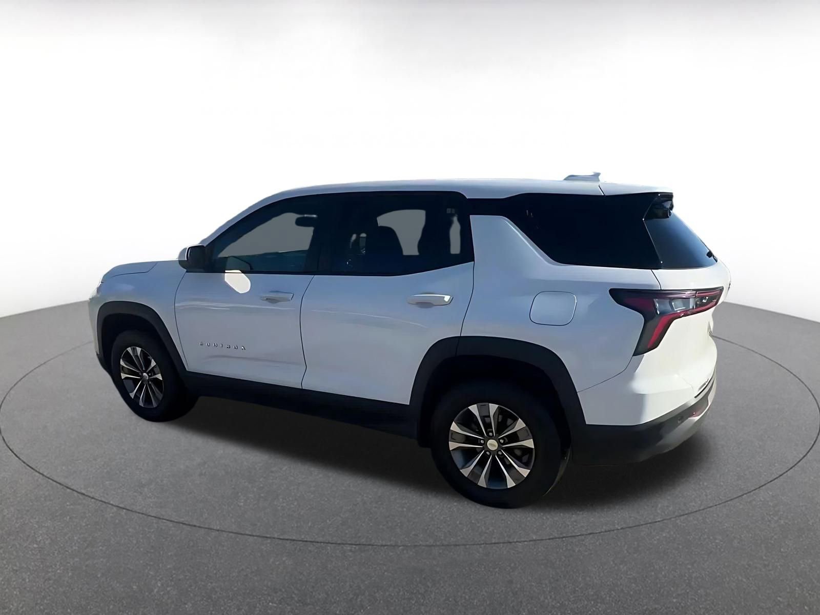 Used 2025 Chevrolet Equinox LT image 10