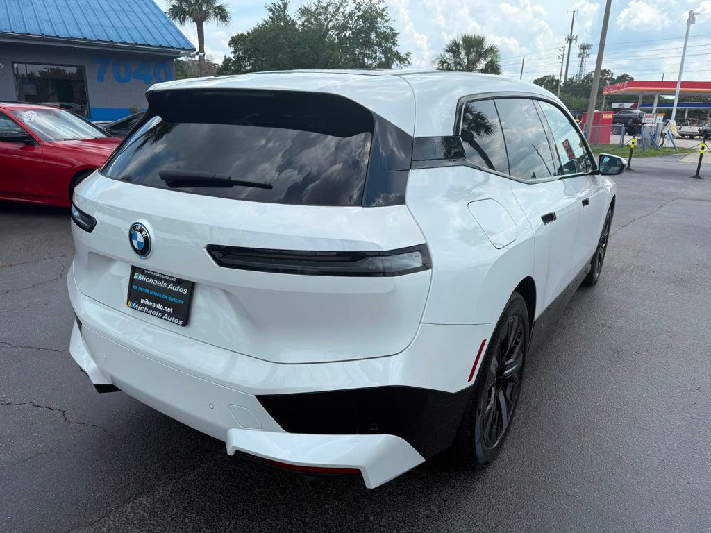 Used 2022 BMW iX xDrive50 w/ Sport Package image 5