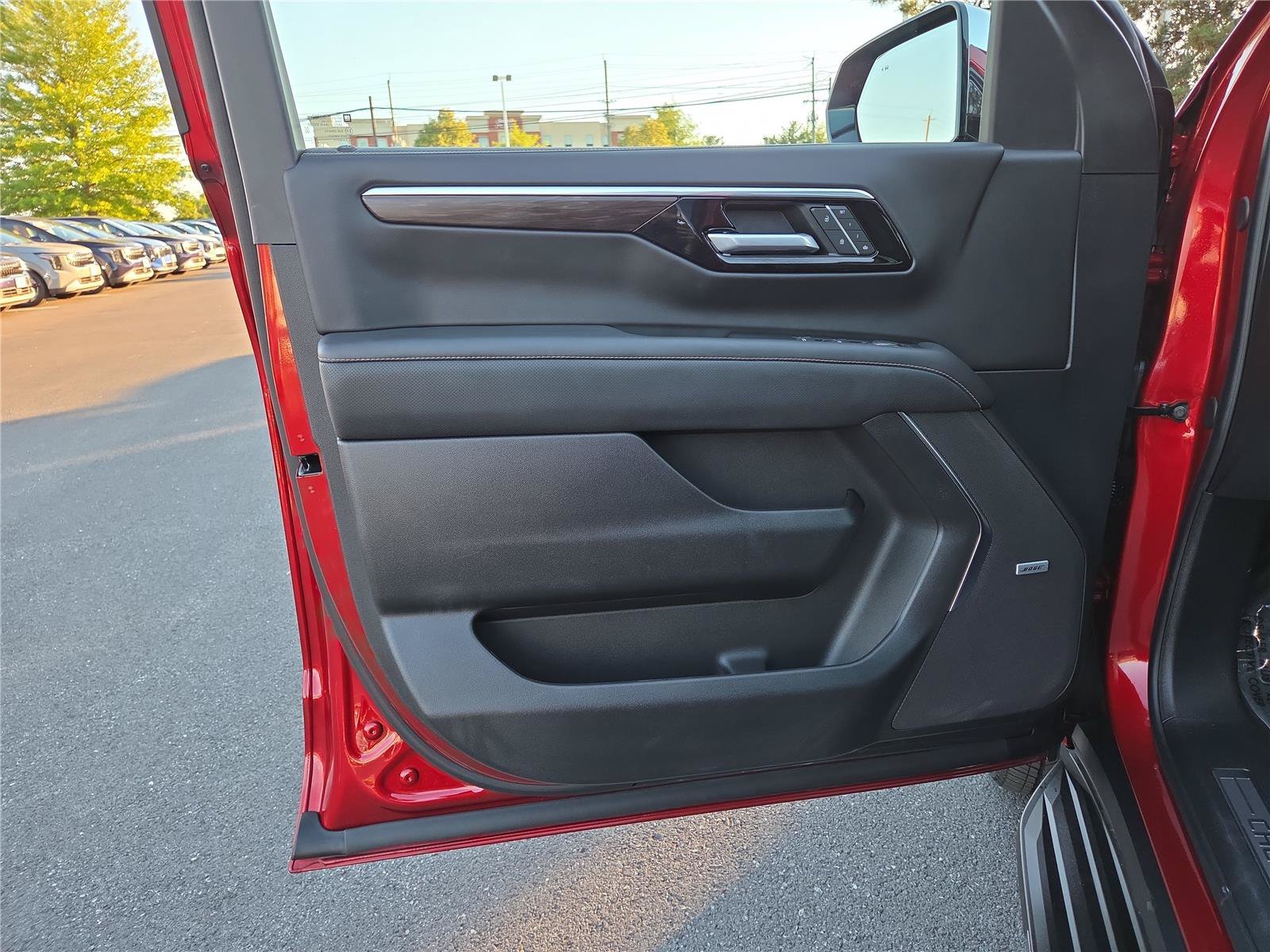 Used 2025 Chevrolet Suburban Premier AWD/4WD image 13