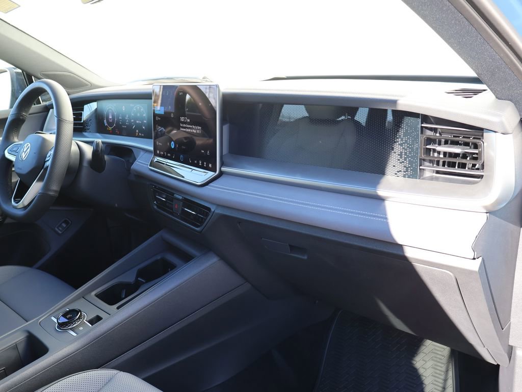 New 2026 Volkswagen Tiguan SE R-Line image 14