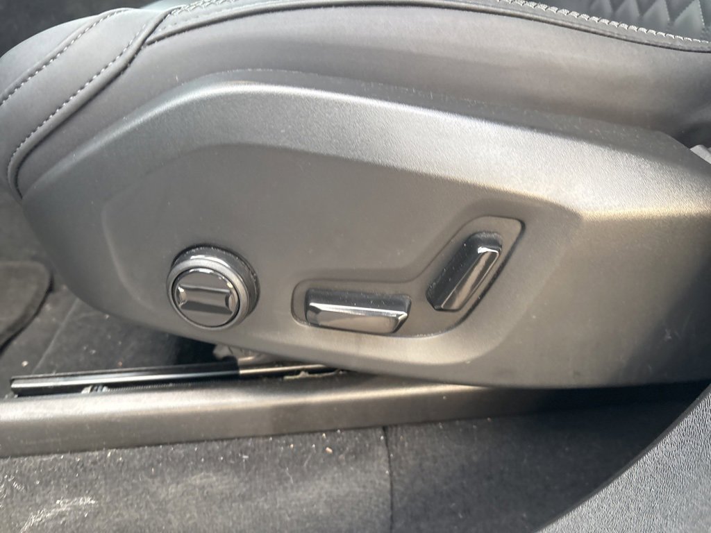 Certified 2025 Volvo XC90 B6 Plus image 19