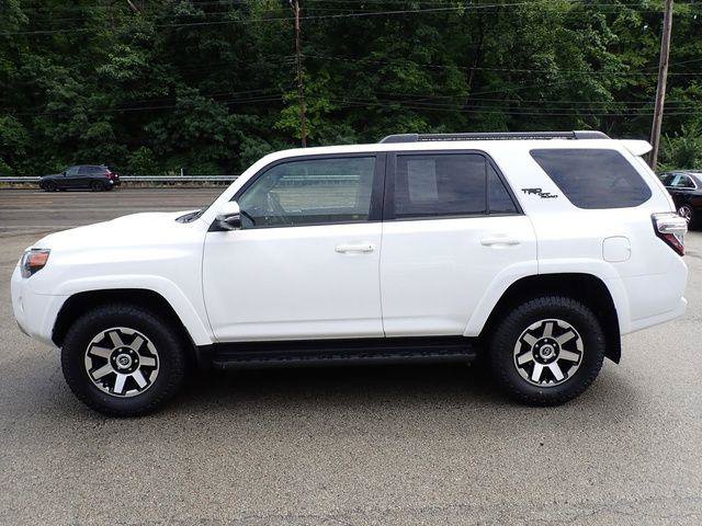 Certified 2019 Toyota 4Runner TRD Off-Road Premium AWD/4WD image 10
