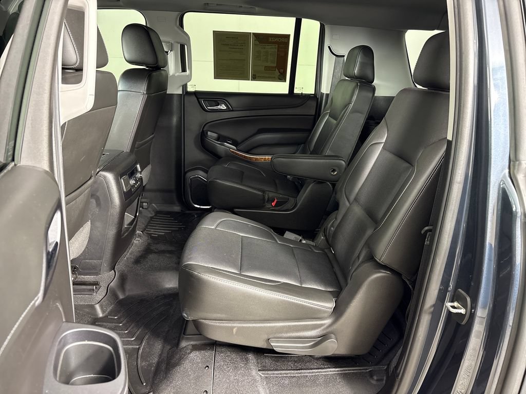 Used 2019 Chevrolet Suburban Premier AWD/4WD image 33