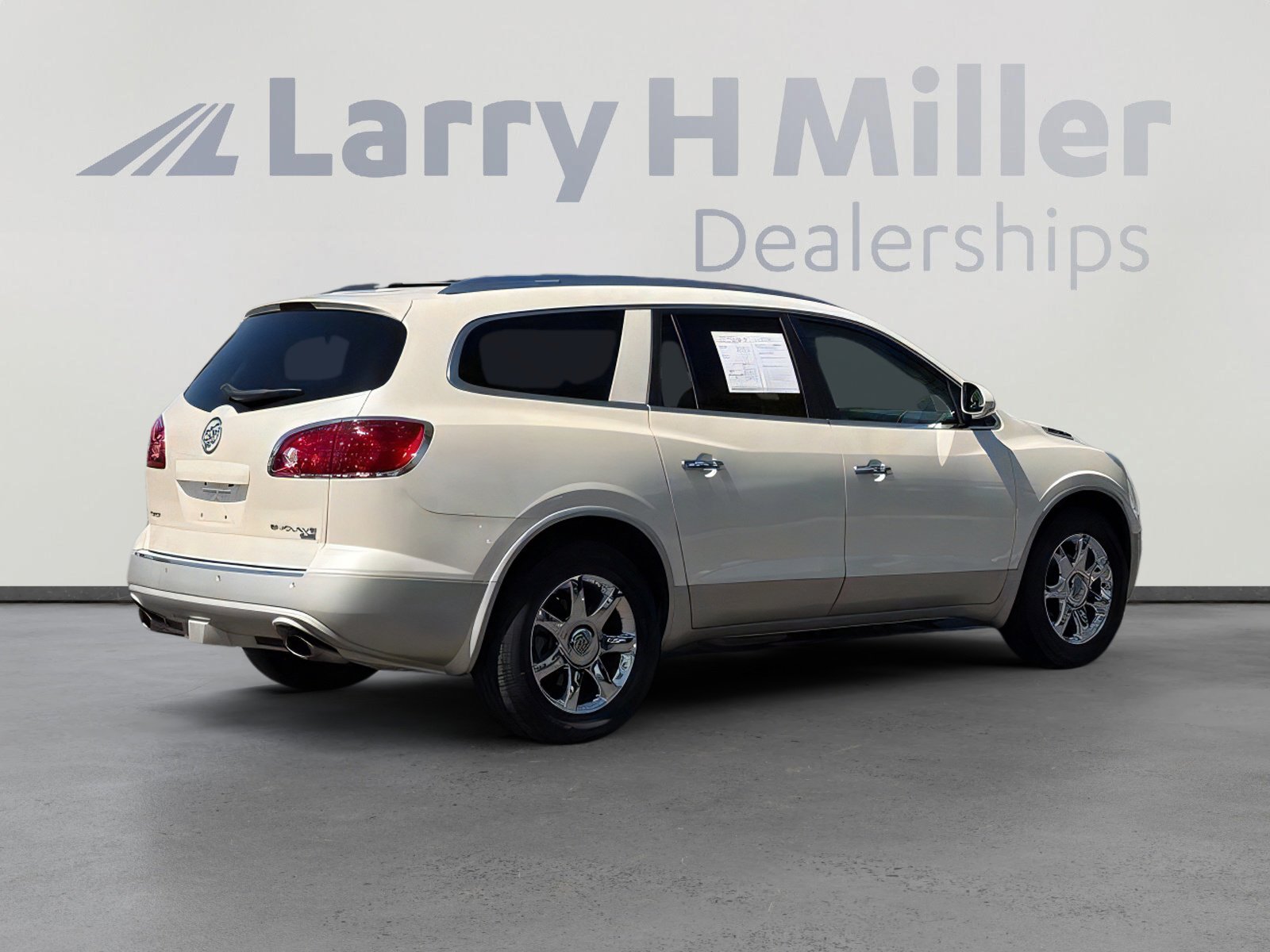 Used 2009 Buick Enclave CXL w/ Entertainment Package #4 FWD image 6