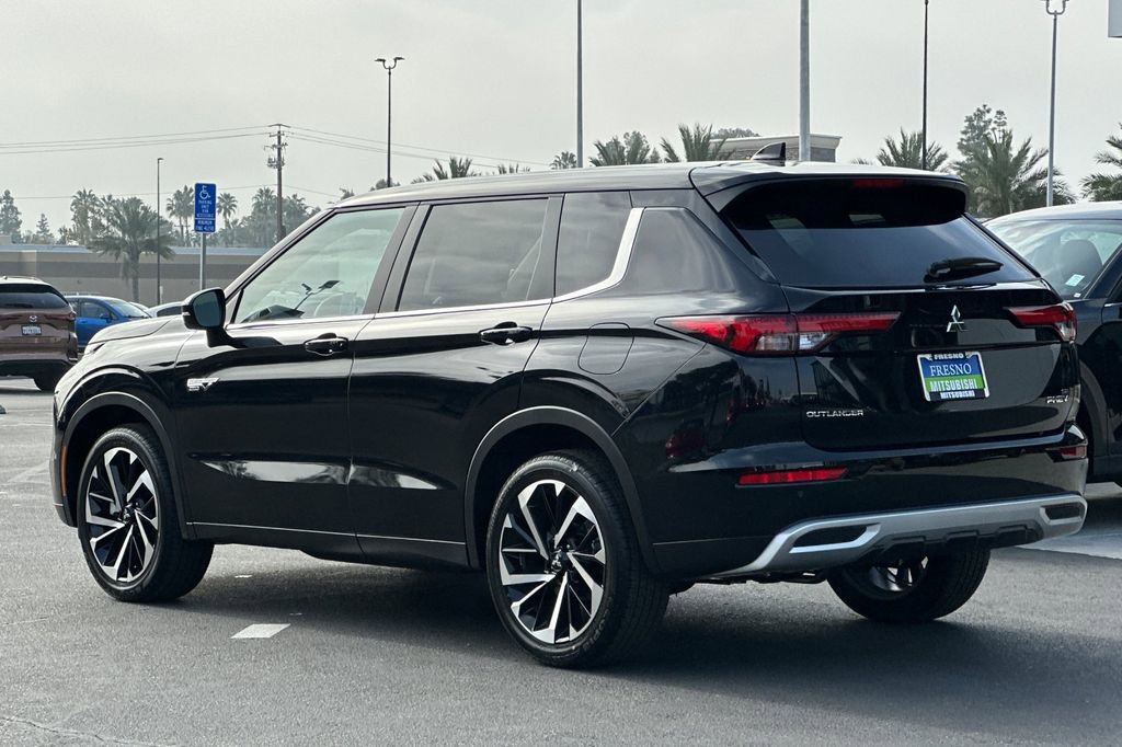 New 2025 Mitsubishi Outlander SE image 7