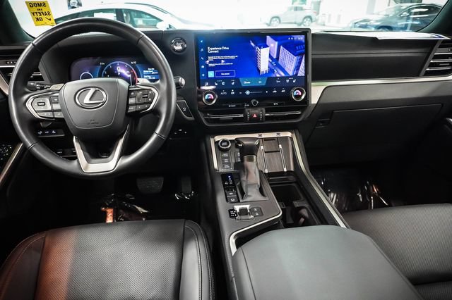 Used 2025 Lexus GX 550 AWD/4WD image 17