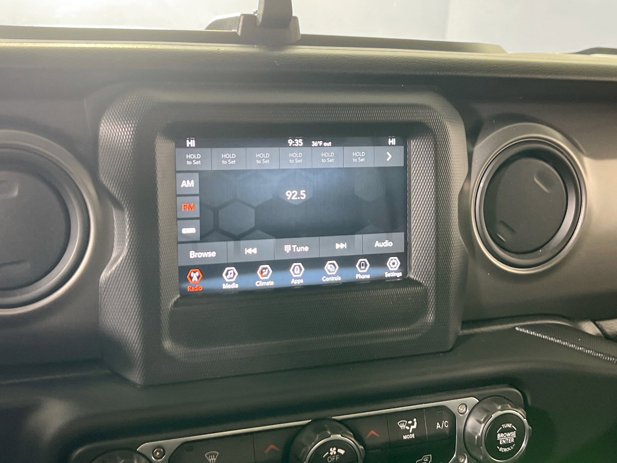 Used 2023 Jeep Gladiator Willys image 14