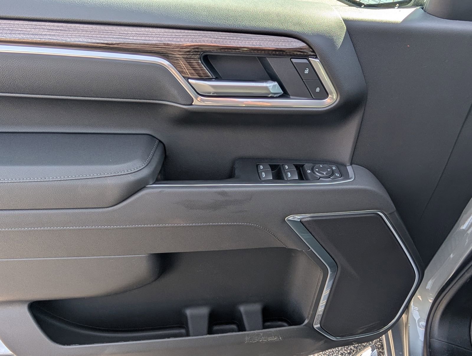 New 2026 Chevrolet Silverado 1500 LT w/ Z71 Off-Road Package image 14