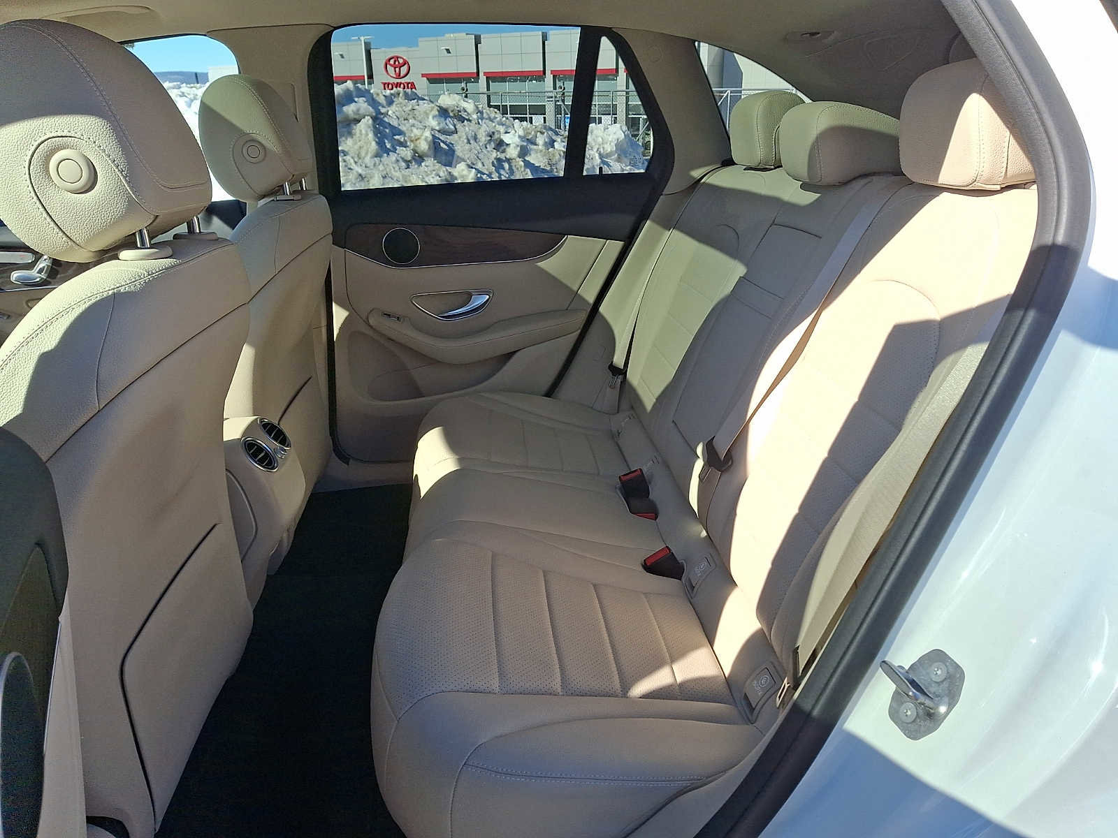 Used 2019 Mercedes-Benz GLC 300 4MATIC image 7