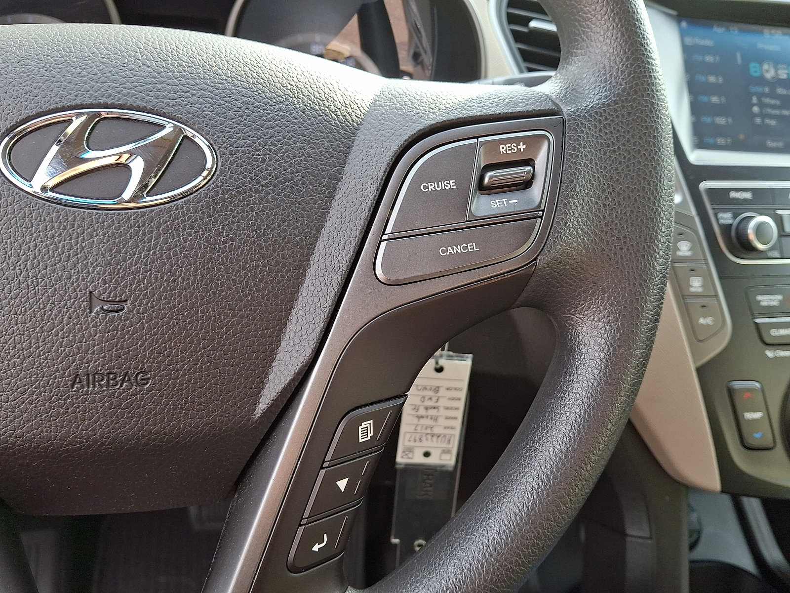 Used 2017 Hyundai Santa Fe SE FWD image 24