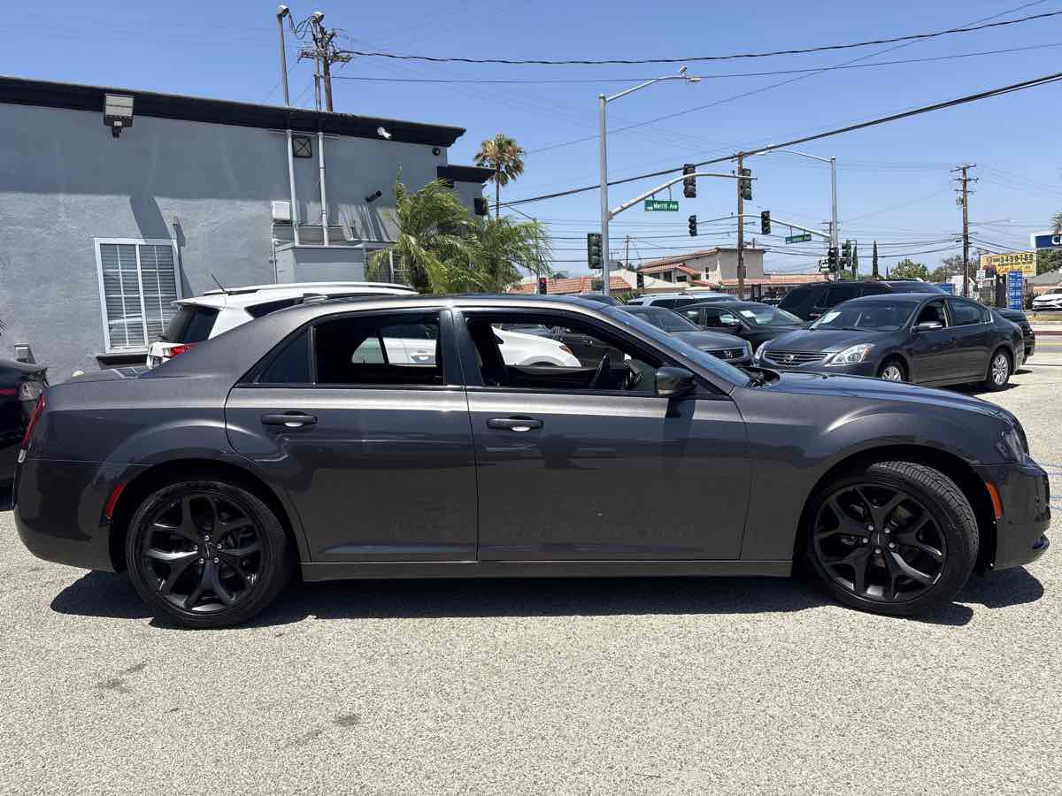 Used 2021 Chrysler 300 S RWD image 6