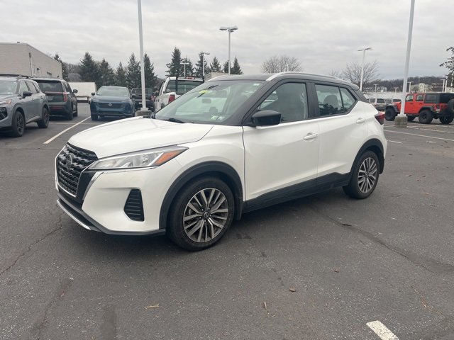 Used 2021 Nissan Kicks SV image 3