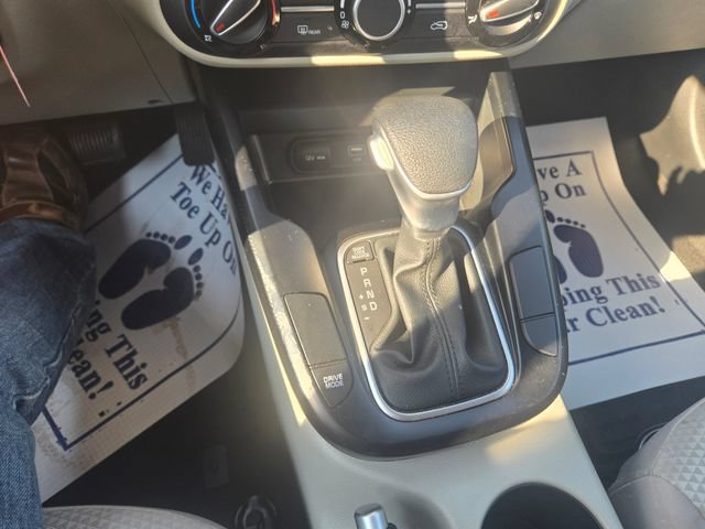 Used 2025 Kia Soul LX w/ LX Technology Package FWD image 11