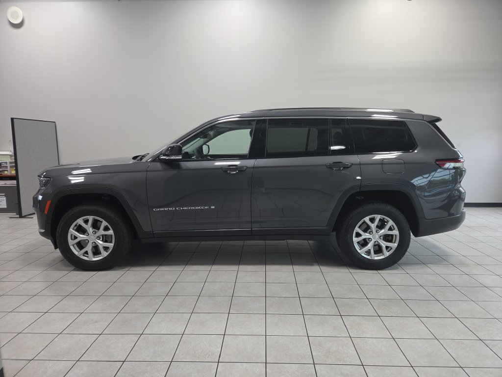 Used 2023 Jeep Grand Cherokee L Limited AWD/4WD image 5