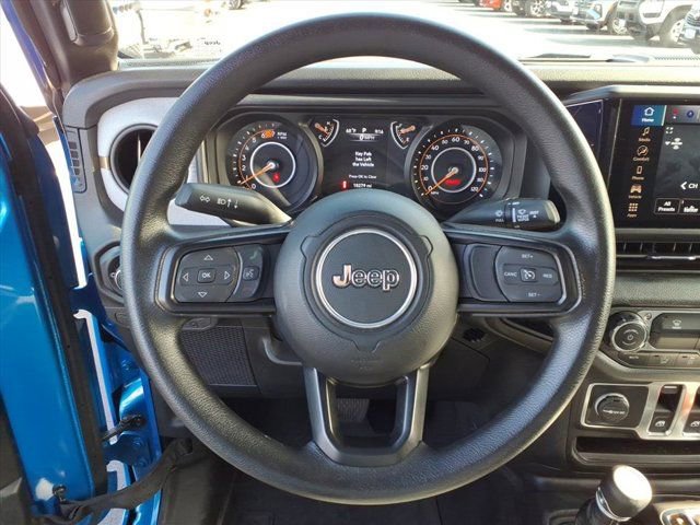 Used 2025 Jeep Wrangler Sport image 19