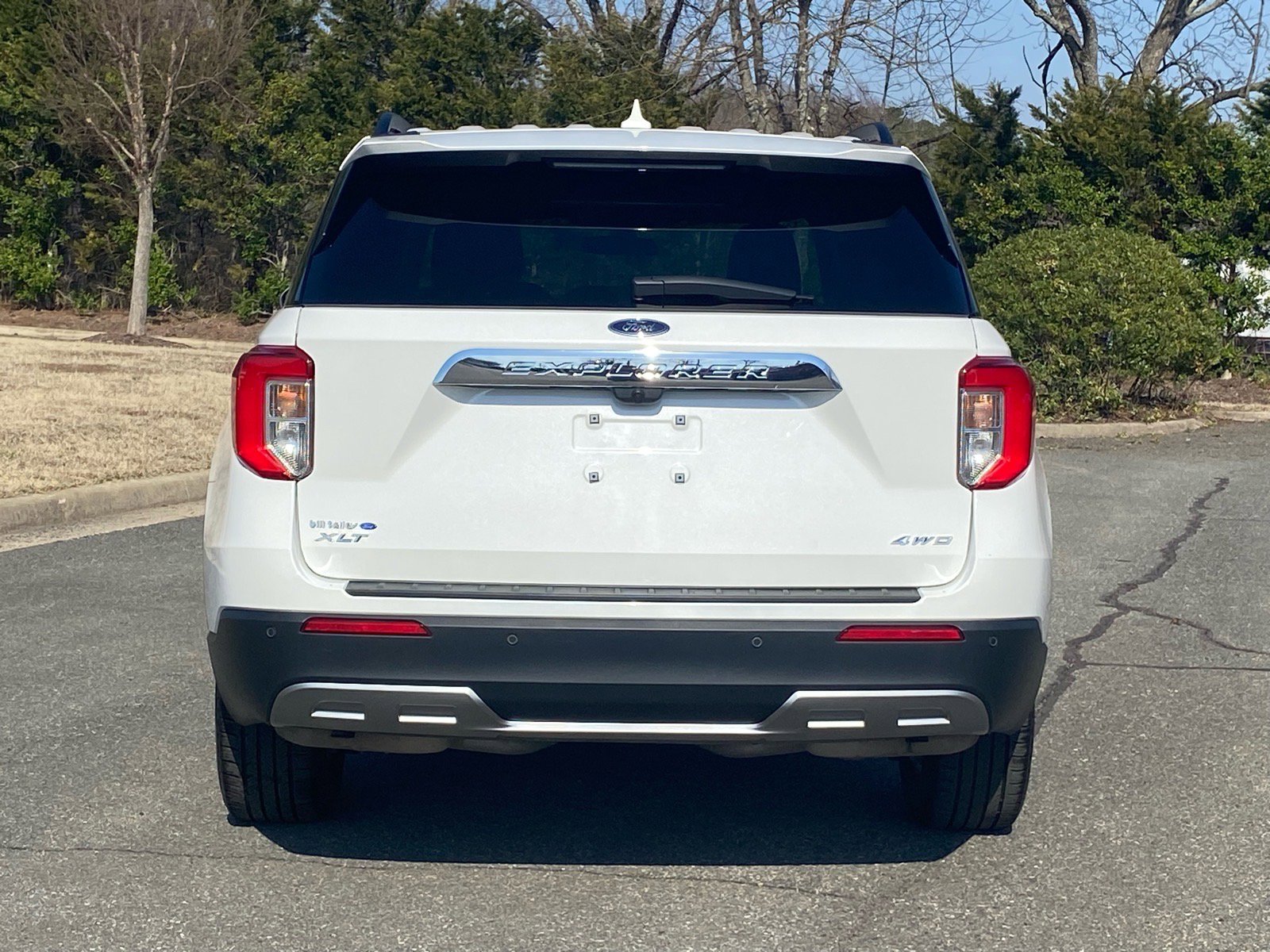Certified 2023 Ford Explorer XLT w/ Equipment Group 202A AWD/4WD image 5
