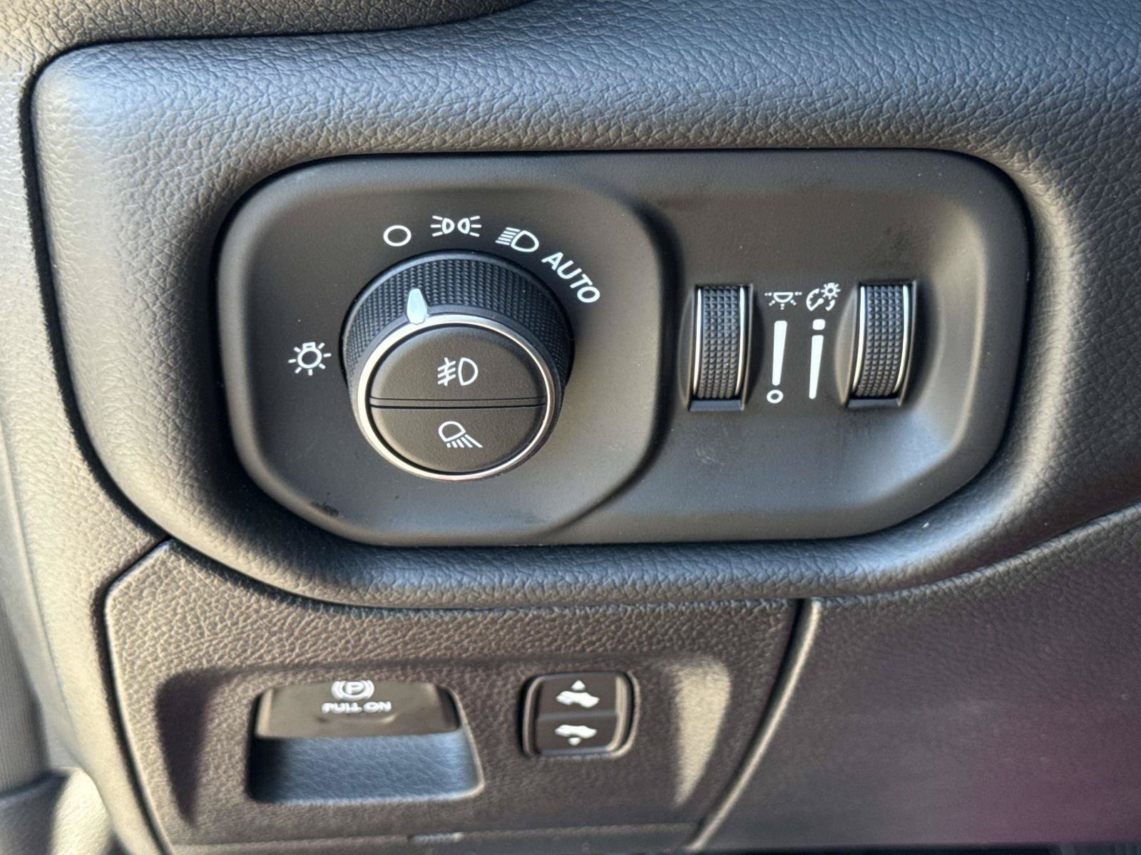 New 2027 RAM 1500 Laramie w/ Night Edition AWD/4WD image 19