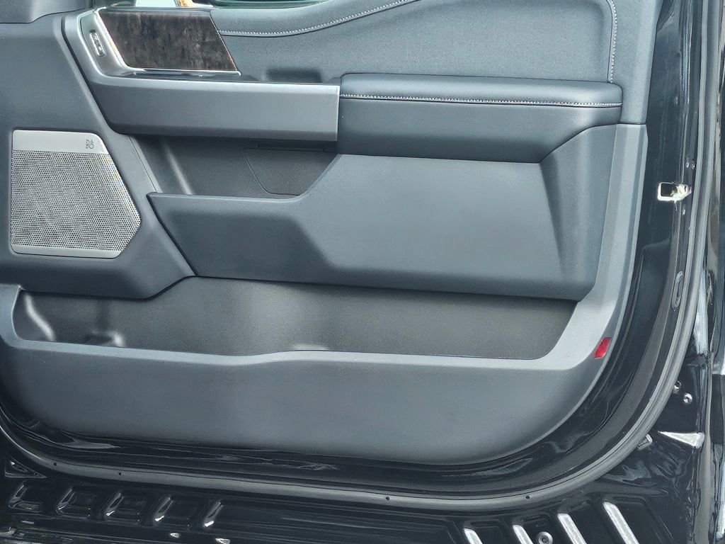 New 2026 Ford F250 Lariat w/ Black Appearance Package image 36