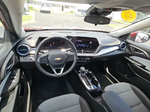 Used 2024 Chevrolet Trax LT w/ LT Convenience Package image 35