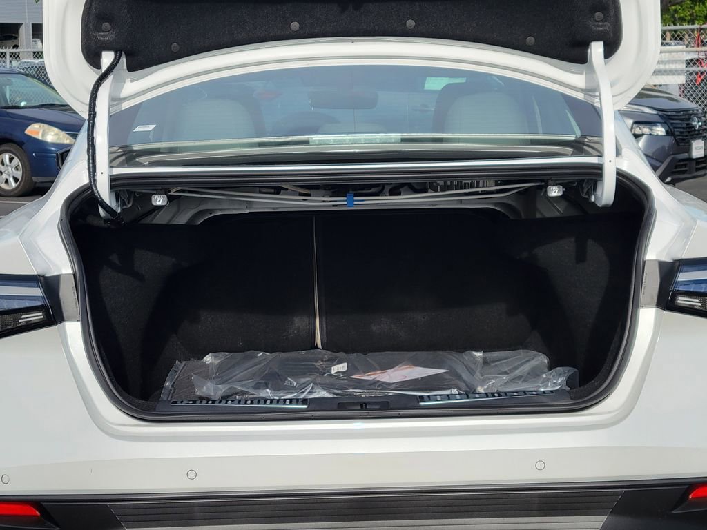 New 2026 Nissan Sentra SL w/ Floor Mat Package FWD image 16