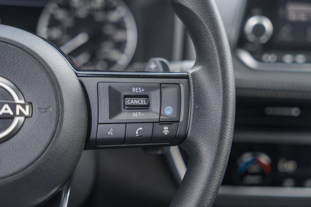 Used 2023 Nissan Rogue SV AWD/4WD image 26
