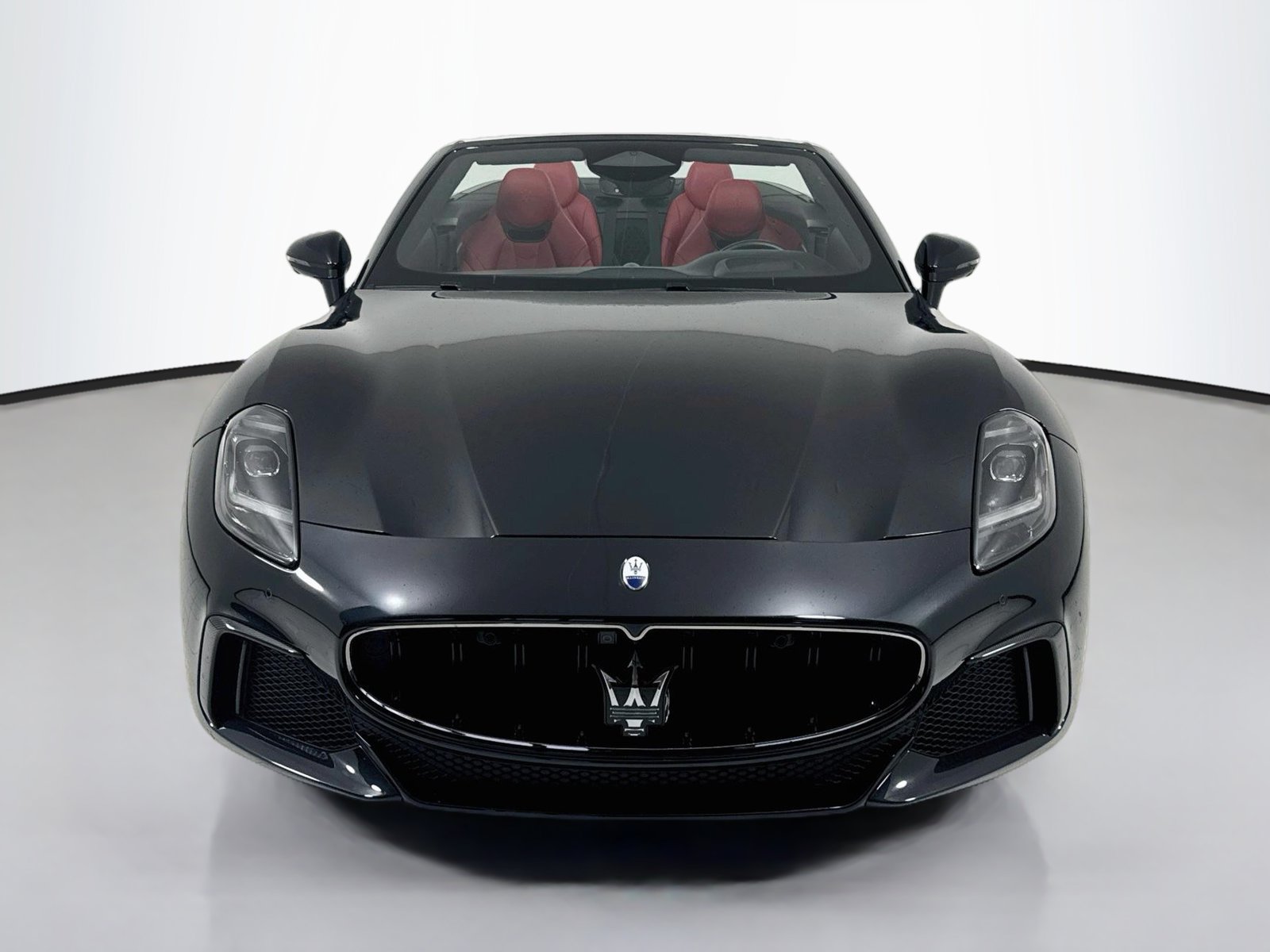 Used 2024 Maserati GranCabrio Trofeo AWD/4WD image 2