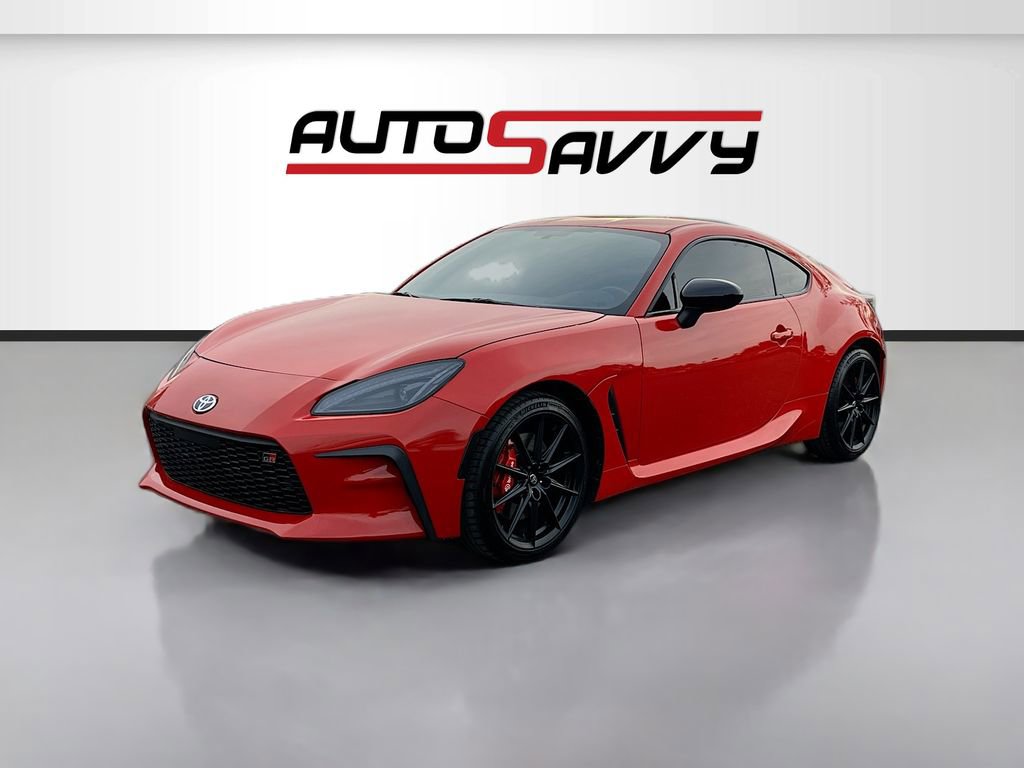 Used 2025 Toyota GR86 Premium w/ Performance Package RWD image 3