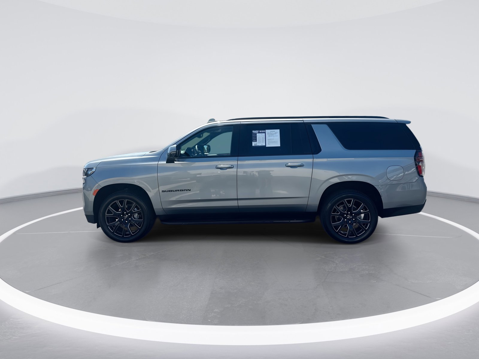 Used 2024 Chevrolet Suburban RST w/ Luxury Package AWD/4WD image 6