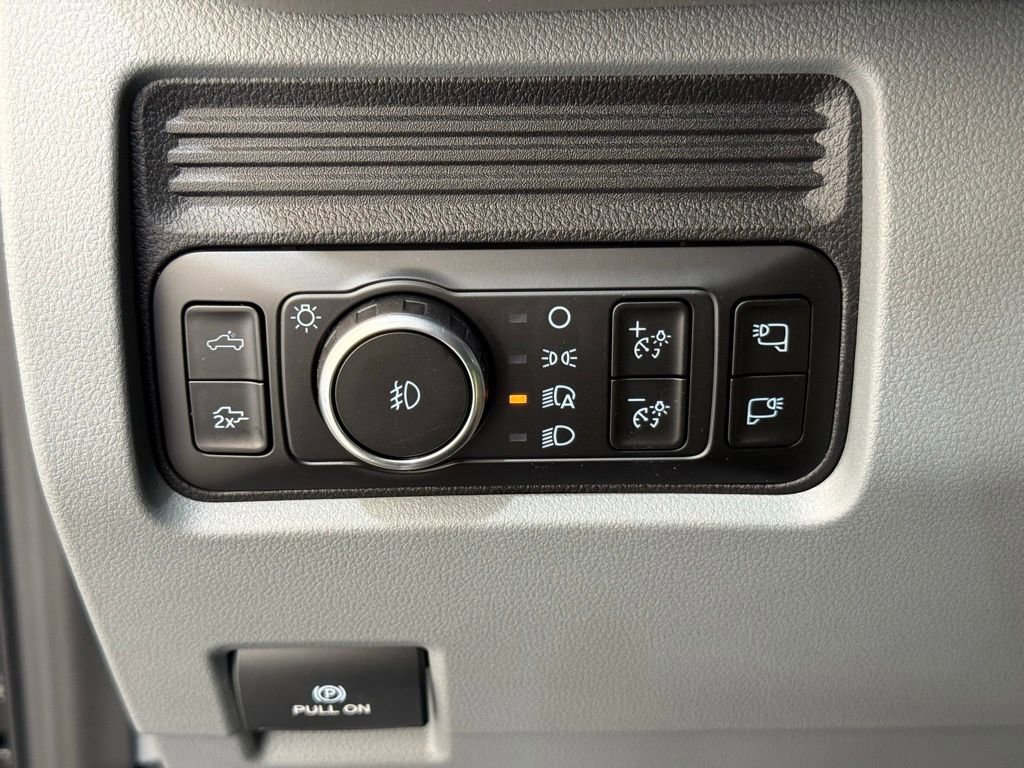 New 2026 Ford F250 XLT w/ XLT Premium Package image 32