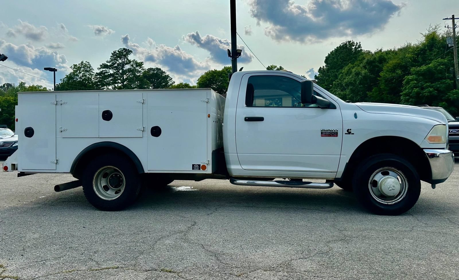 Used 2011 RAM 3500 ST w/ ST Decor Group RWD image 2