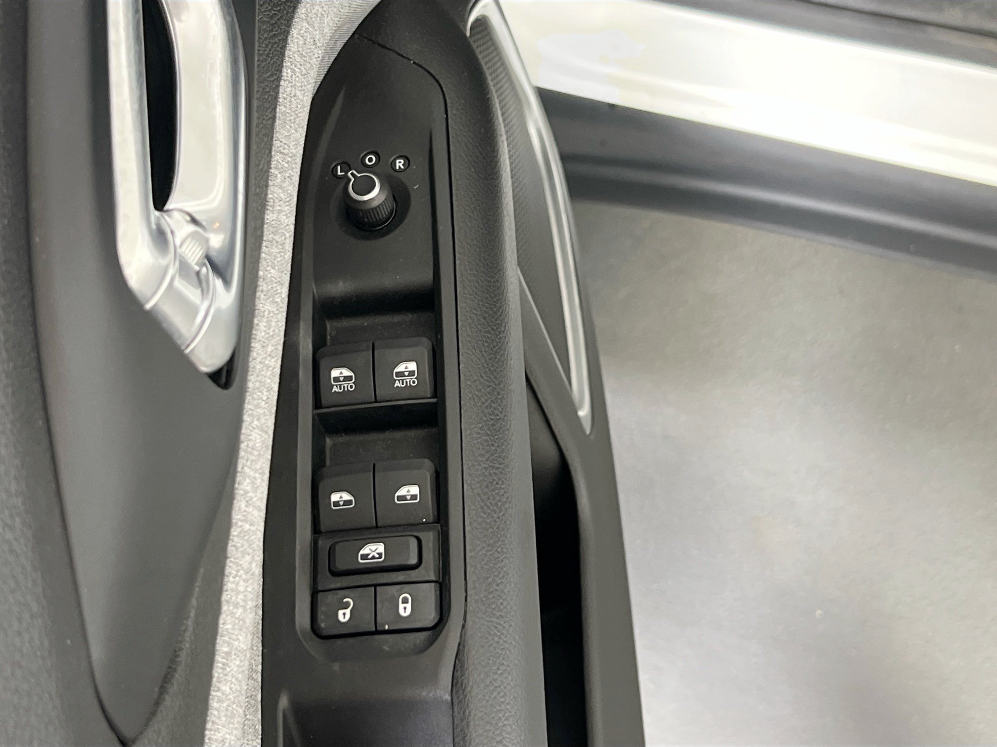 Used 2022 Jeep Compass Latitude w/ Convenience Group AWD/4WD image 17