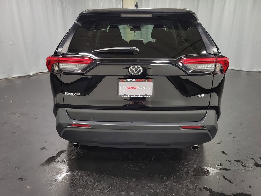 Used 2024 Toyota RAV4 LE image 7