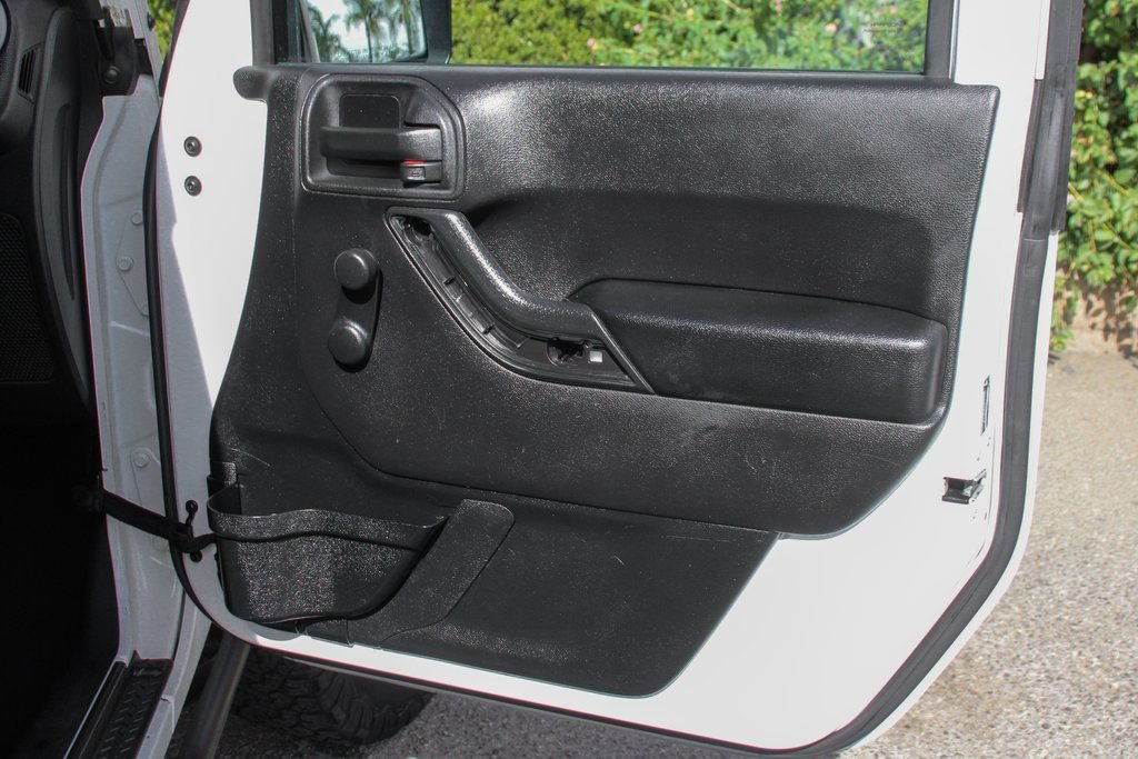 Used 2015 Jeep Wrangler Sport w/ Quick Order Package 24S AWD/4WD image 33